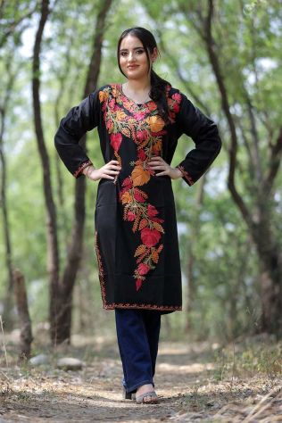 Embroidered Kurti Manufacturers in Gadchiroli